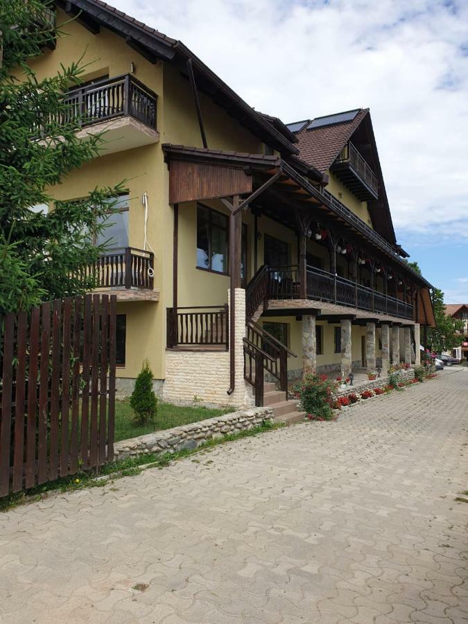 Pensiunea Roua Muntilor ซิมบาตา เด ซุส ภายนอก รูปภาพ